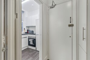 Køleskab, mikrobølgeovn, ovn, opvaskemaskine