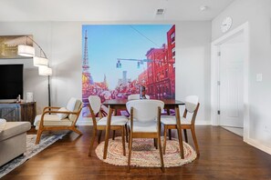 Dining - Movie City TN! (Gated Parking!) (Nashville)