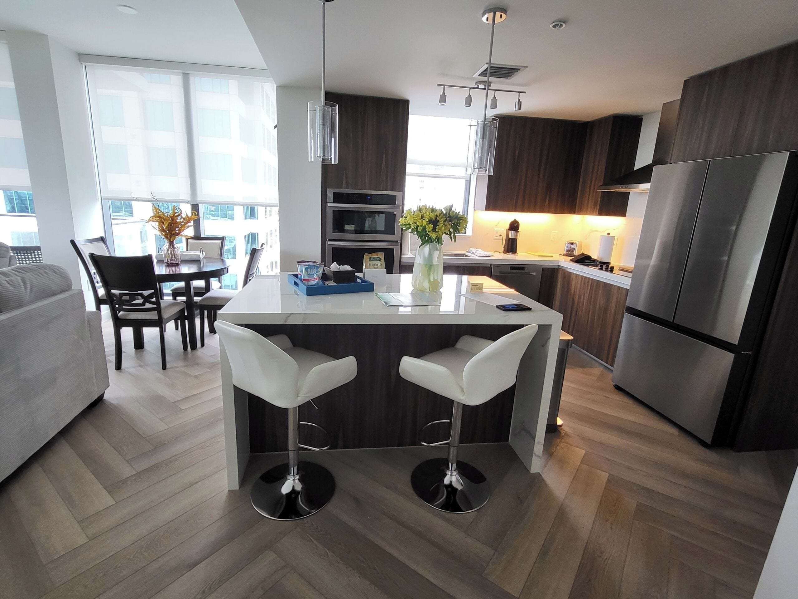 ثلاجة، ميكروويف، فرن، موقد طهي مسطح