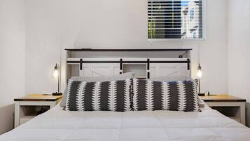 Desk, WiFi, bed sheets