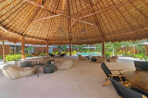 Outdoor dining - Eco Penthouse - Private Plunge Pool - Beach Clubs (Tulum)