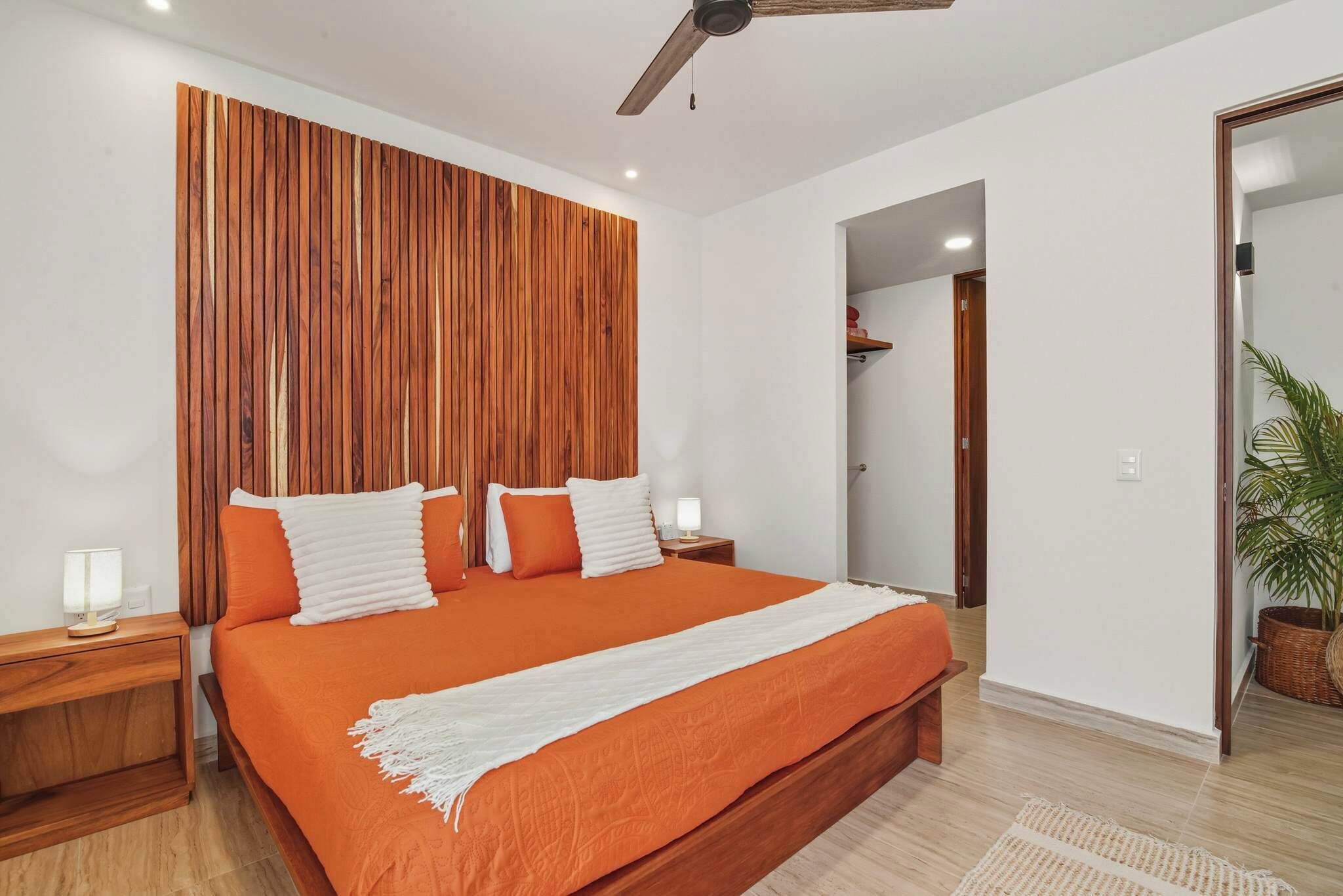 2 chambres, fer et planche à repasser, Wi-Fi, draps fournis