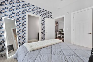 Desk, WiFi - Melody Motel (Gated Parking!) (Nashville)
