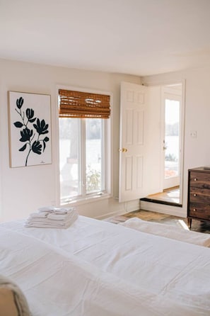 2 bedrooms, desk, iron/ironing board, travel cot - The Marigold at Mill Creek (Topping)