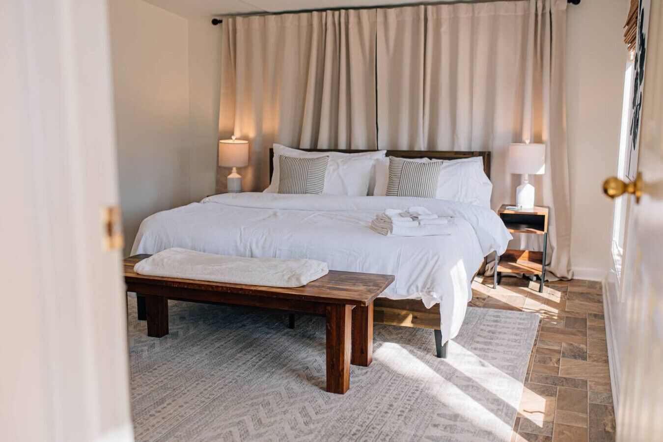 2 bedrooms, travel cot, WiFi