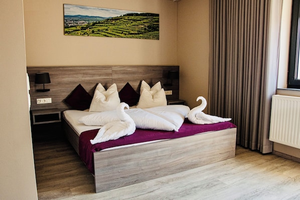 Deluxe Double Room, Balcony, Garden View