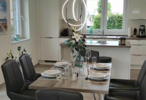 Dining - Fiete- Modern North Sea domicile to arrive and switch off (Burhave)