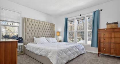 St Paul Retreat: Fireplace & Pet-Friendly