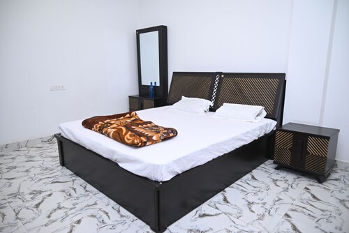 Peaceful home stay in Bodhgaya 
(Only 7 mins away from Main Temple)