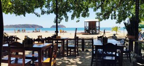 Outdoor dining - Incredible HermoSamara villa, pool, ocean view, 800 m from Samara beach (Sámara)