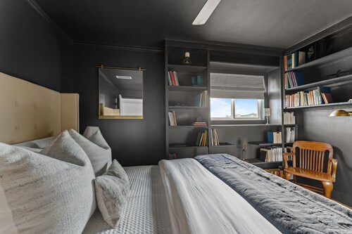 Bunkhouse Retreat | Pool + Horse Friendly