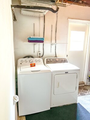 Interior - 10 Min to Beach, Private Pool, Spacious Family-Friendly Retreat! (Clearwater)