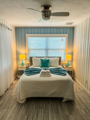 3 bedrooms, iron/ironing board, travel cot, Internet - 10 Min to Beach, Private Pool, Spacious Family-Friendly Retreat! (Clearwater)