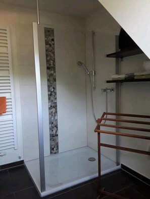 Hair dryer, towels, soap, toilet paper - Sweet Home Suite (Hallerndorf)