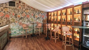 Bar (on property) - The Family Pod - Gower (Swansea)