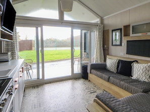 Living area - The Family Pod - Gower (Swansea)