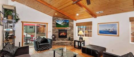 TV, fireplace, offices