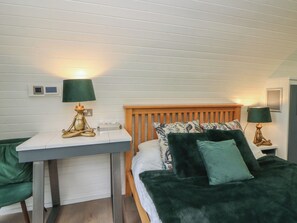1 bedroom, individually decorated, individually furnished, free WiFi - Garden Lodge 1 (Swansea)