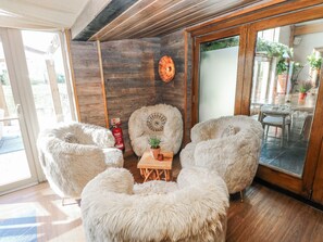 Cottage | Interior - Glamping Pod 1 - Gower (Swansea)