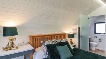 1 bedroom, individually decorated, individually furnished, free WiFi