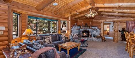 Télévision, cheminée