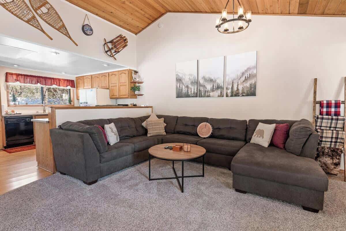 Televisión y oficina 