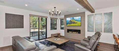 TV, fireplace, offices