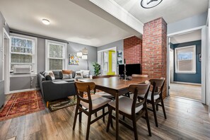 Dining - Spacious 5BR Retreat - Duplex close to Attitash (Bartlett)