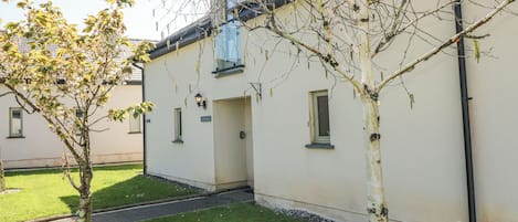 Cottage | Property grounds