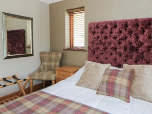 2 bedrooms, individually decorated, individually furnished, free WiFi - Oak Tree Cottage (Swansea)