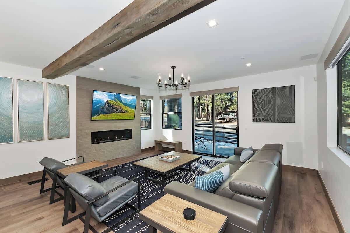 TV, fireplace, offices