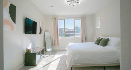 Dreamy 2-bedroom Saddlerock condo