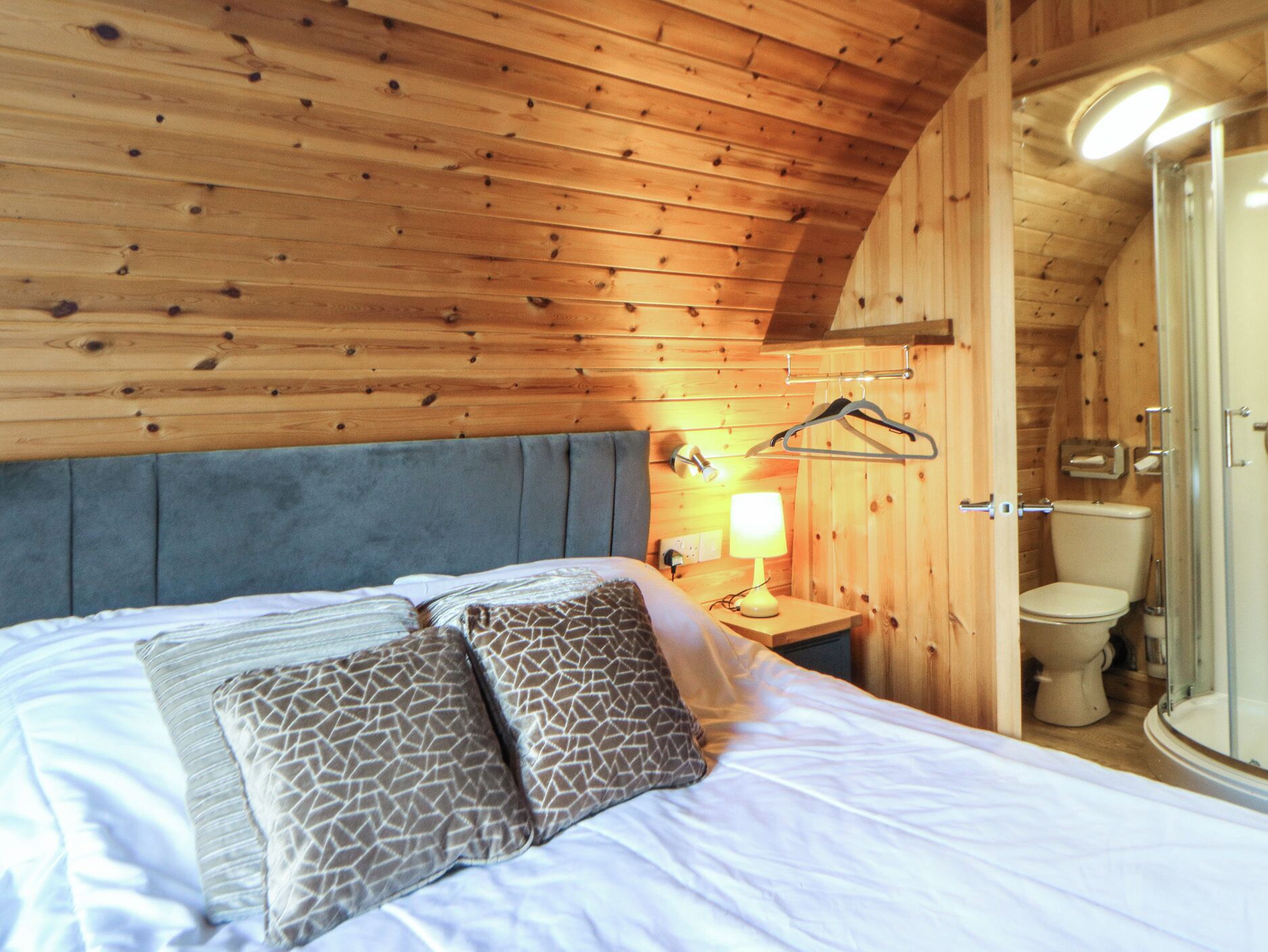 1 bedroom, individually decorated, individually furnished, free WiFi