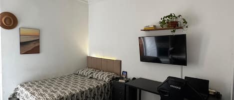 1 bedroom, iron/ironing board, Internet, bed sheets