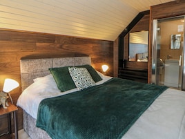 1 bedroom, individually decorated, individually furnished, free WiFi