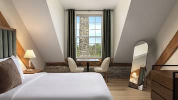 Studio, 1 Queen Bed, Kitchen