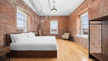 Laptop workspace, free WiFi, bed sheets