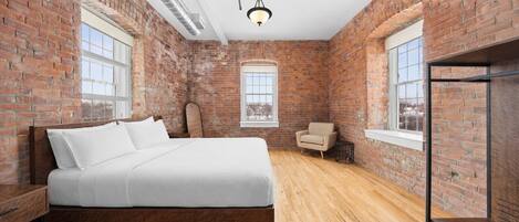 Ruang kerja ramah laptop, Wi-Fi gratis, dan seprai linen