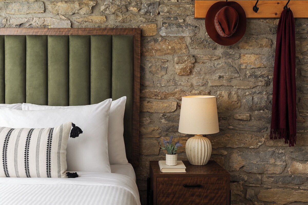 Studio suite, 1 queensize bed, kitchenette | Een laptopwerkplek, gratis wifi, beddengoed