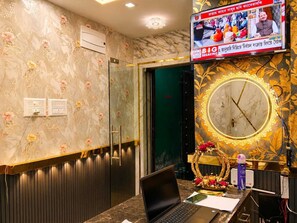 Reception - SABA GUEST HOUSE (Kolkata)