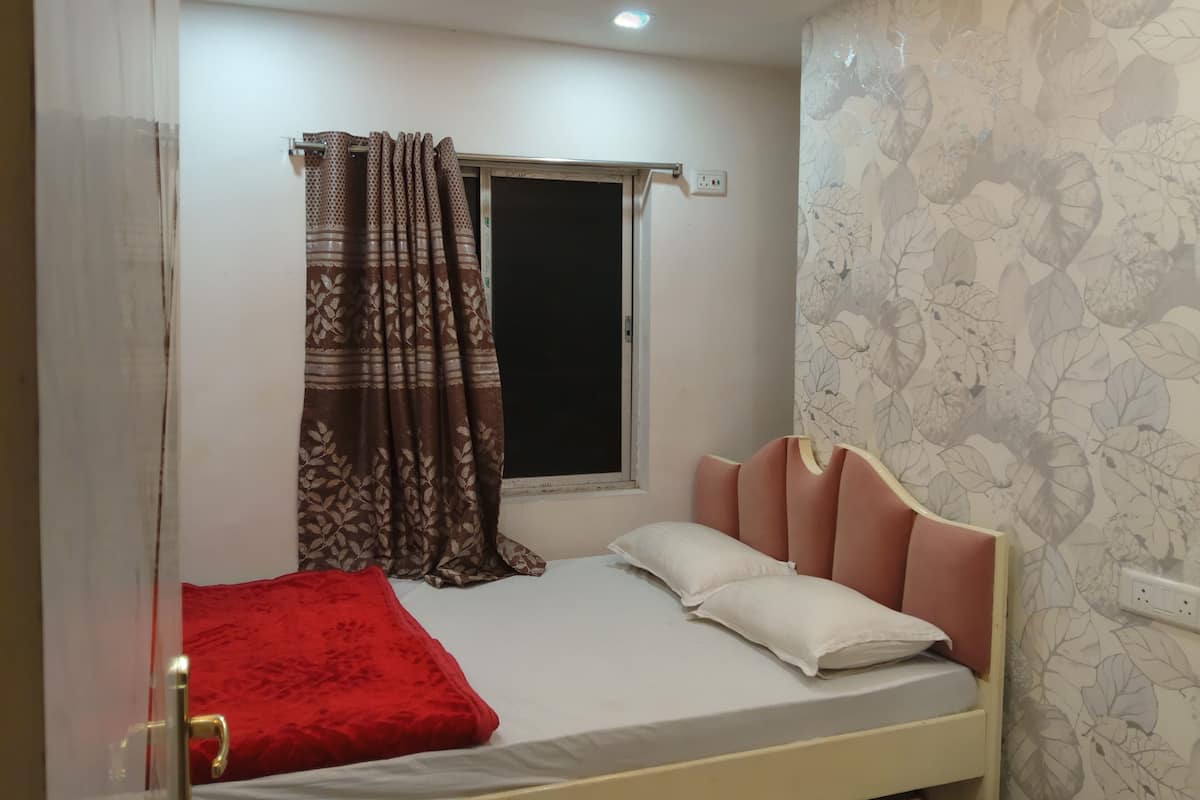 In-room safe, desk, laptop workspace, blackout drapes