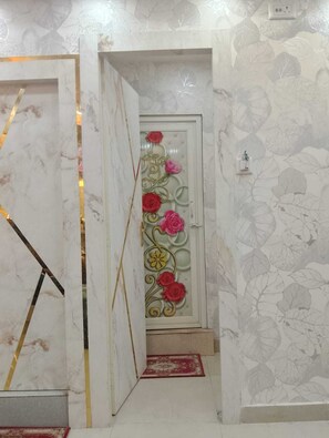 Deluxe Double Room, City View | Living area - SABA GUEST HOUSE  (Kolkata)