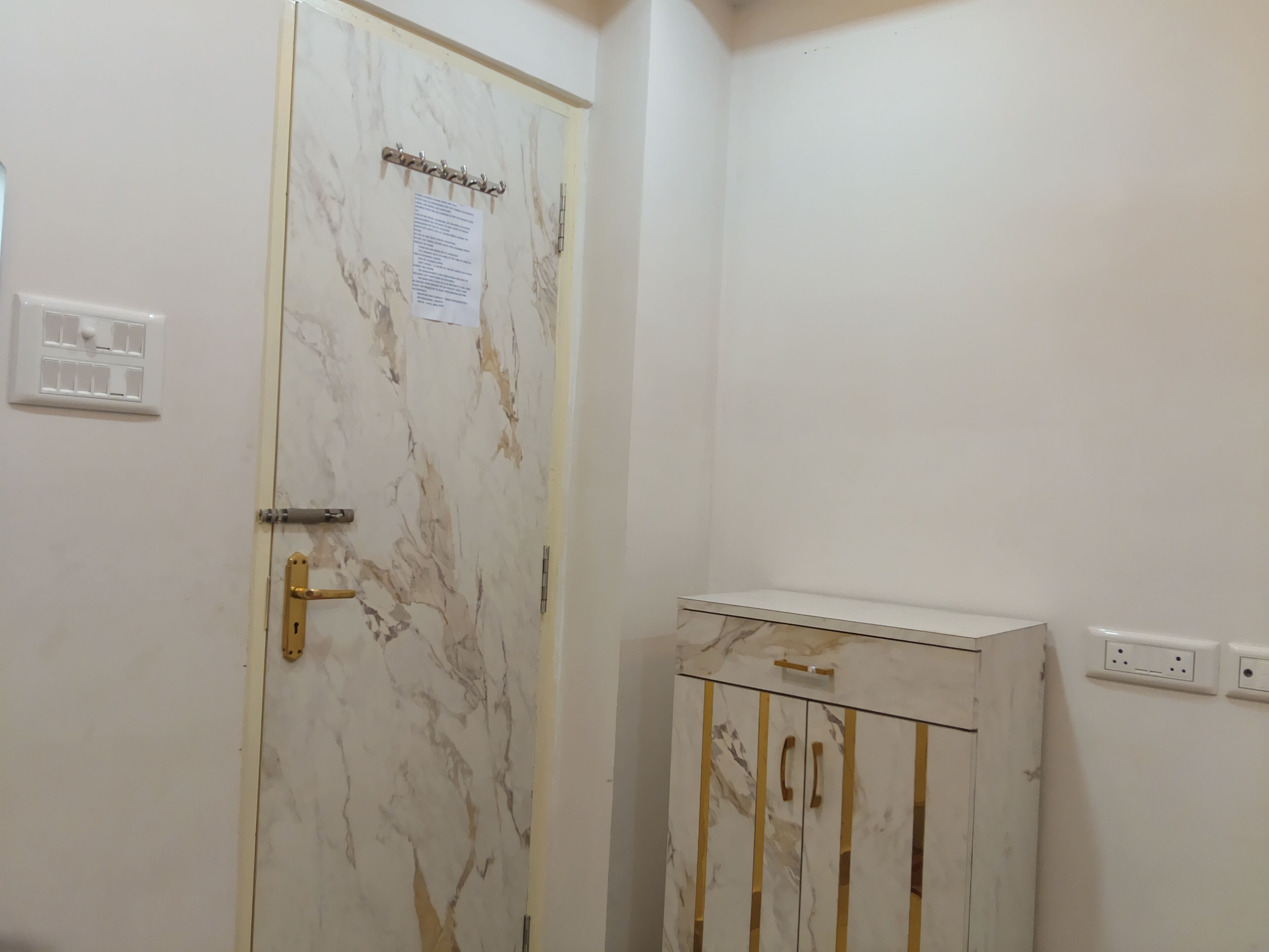 Quarto casal luxo, vista para a cidade | Cofres nos quartos, escrivaninha, espaço de trabalho para notebook