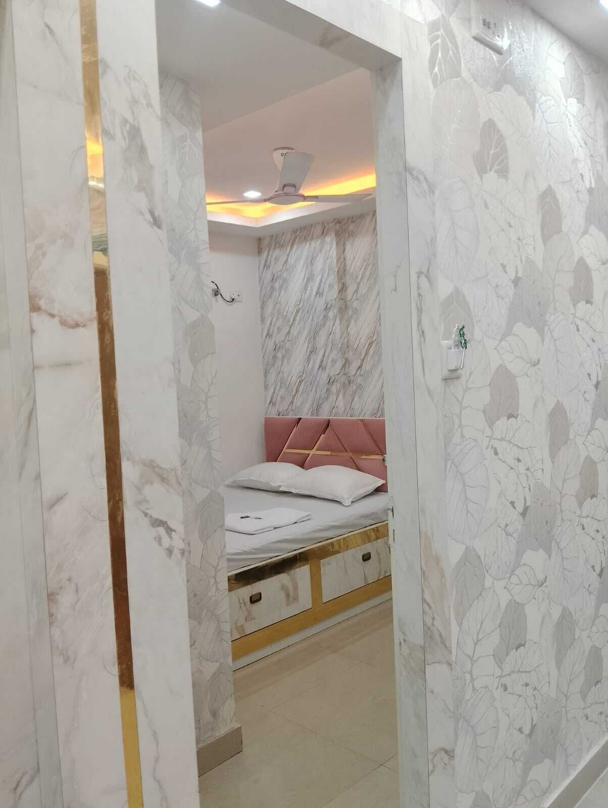 Caja de seguridad en la habitación y escritorio 