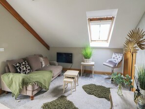 Living area - Rose Apartment (Swansea)