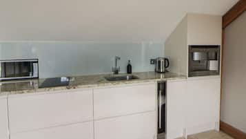 Cookware/dishes/utensils