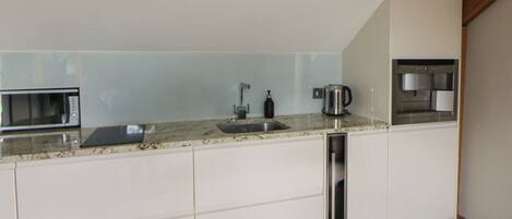 Kochgeschirr/Geschirr/Besteck