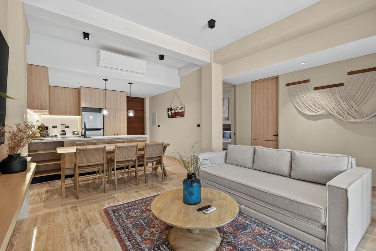 Exclusive Suite, 2 Bedrooms | Living area