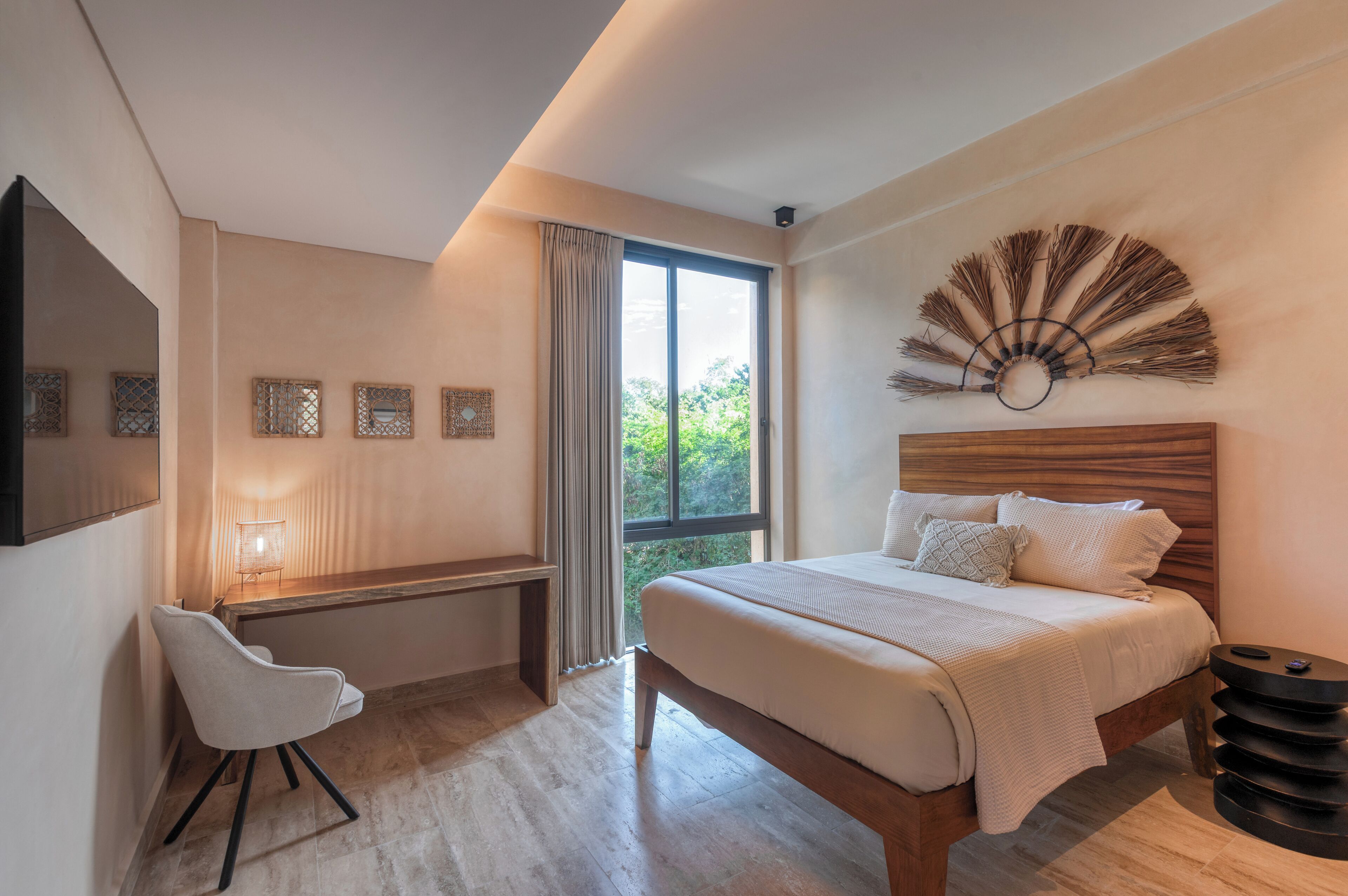 Exclusief appartement, 2 slaapkamers, 2 badkamers, uitzicht op golfbaan | Luxe beddengoed, een kluis op de kamer, individueel gedecoreerd