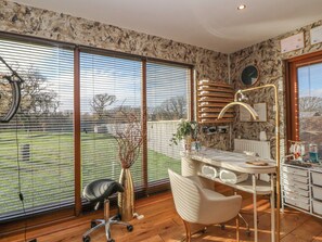 Spa - Willow Apartment (Swansea)